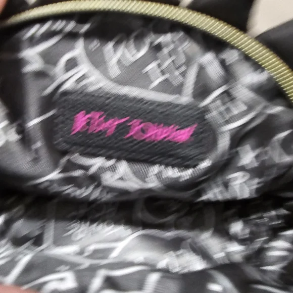 NWT Betsey Johnson Porcupine Cosmetics Bag - Picture 3 of 6